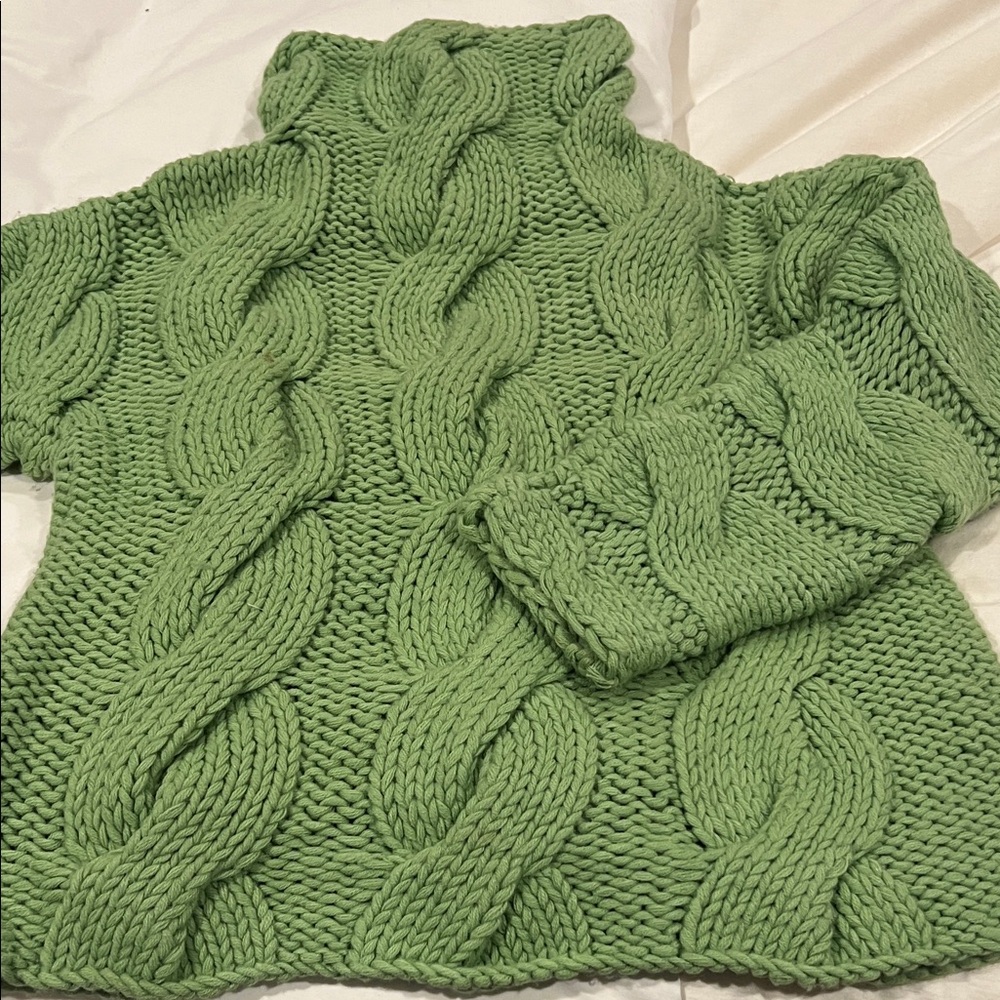 Elegant Green Cable Knit Turtleneck Sweater